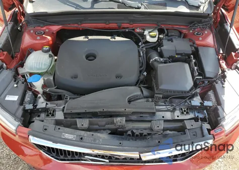 2020 Volvo Xc40 T4 Momentum z USA, uszkodzony, nr VIN YV4AC2HK1L2211114